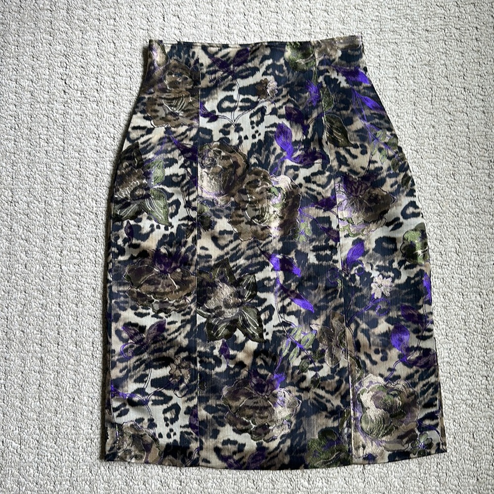 Women’s Teri Jon Cheetah Print Skirt. Size 2